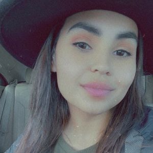 Meet your Posher, Zoila